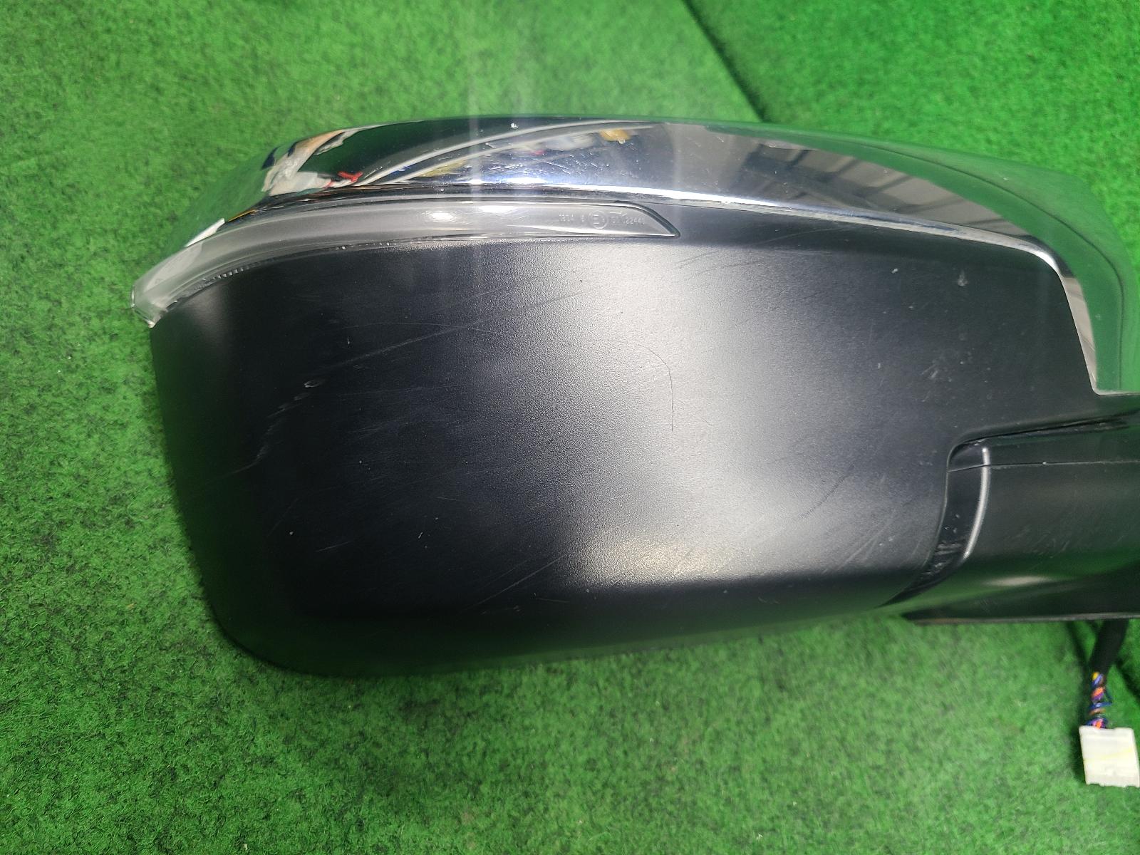 View Auto part Right Door Mirror Isuzu Dmax 2022