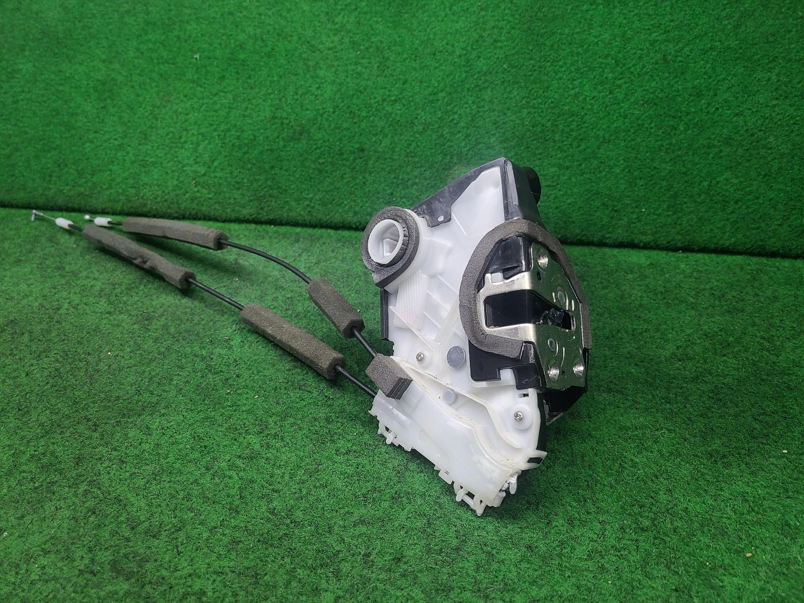 View Auto part Door/Boot/Gate Lock Isuzu Dmax 2022