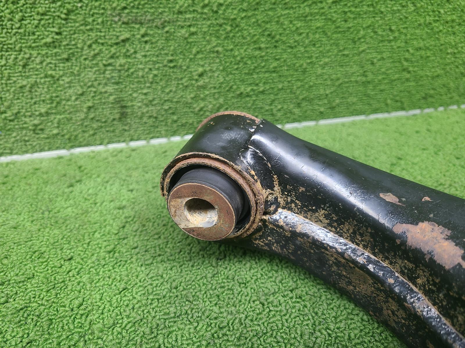 View Auto part Left Front Lower Control Arm Isuzu Dmax 2022