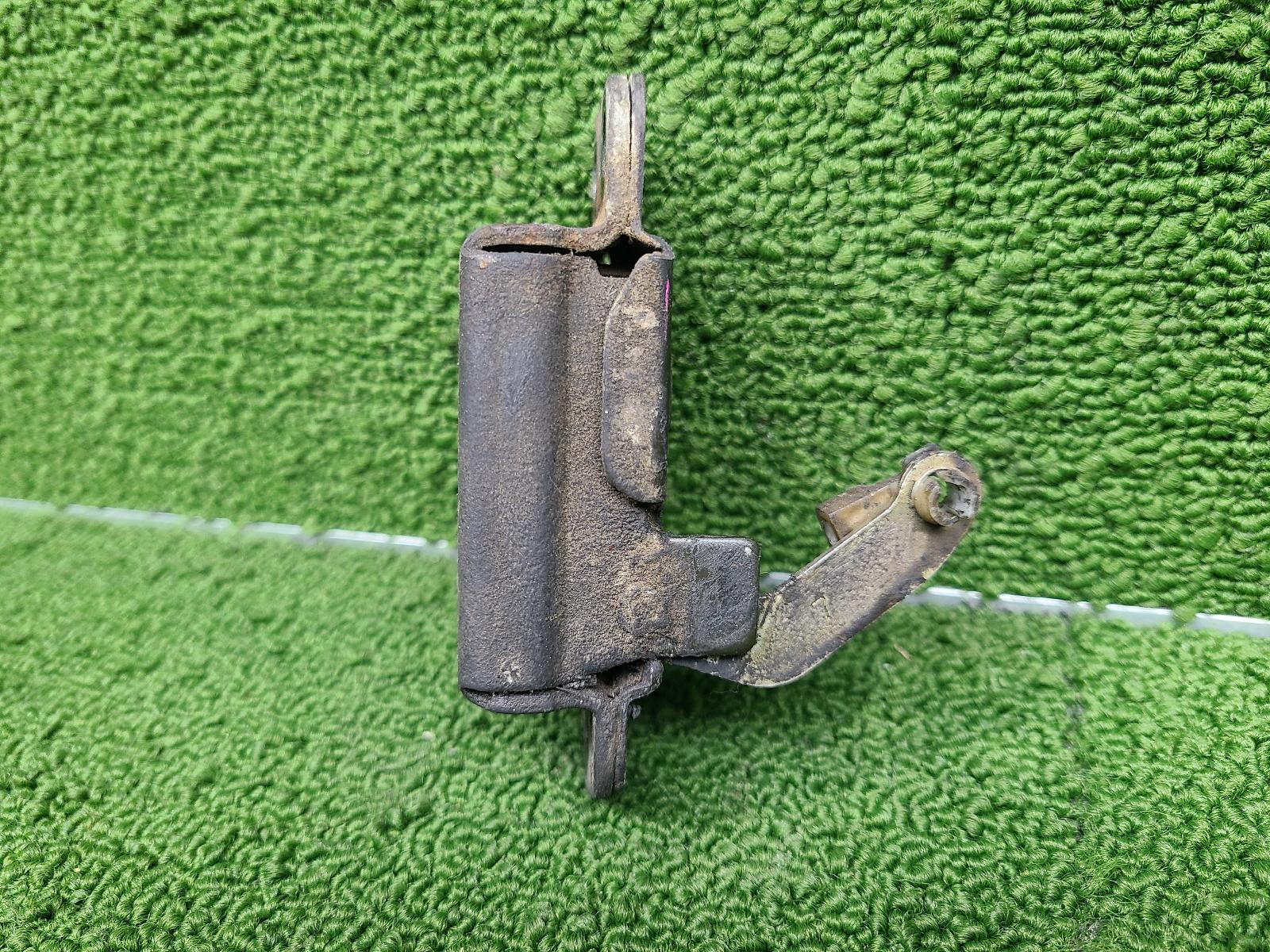 View Auto part Door/Boot/Gate Lock Toyota Landcruiser 1997