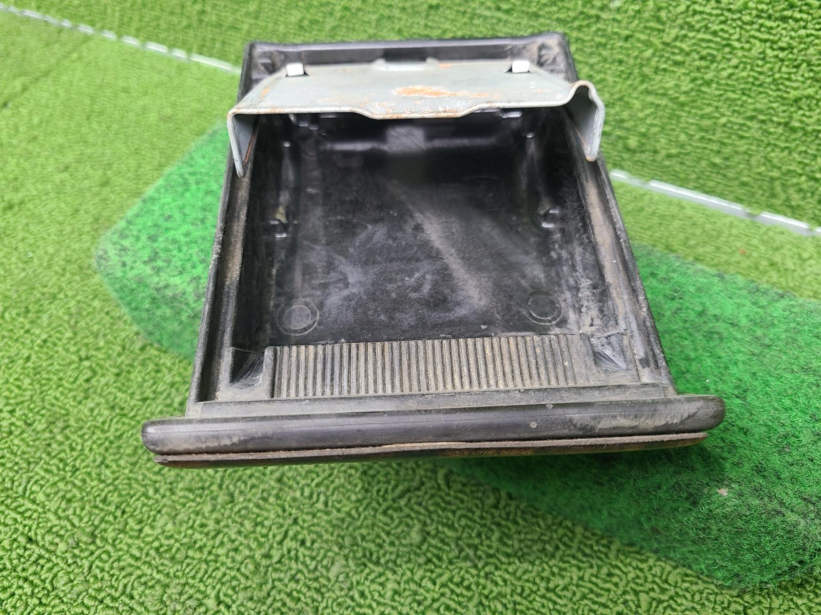 View Auto part Ashtray Toyota Landcruiser 1997