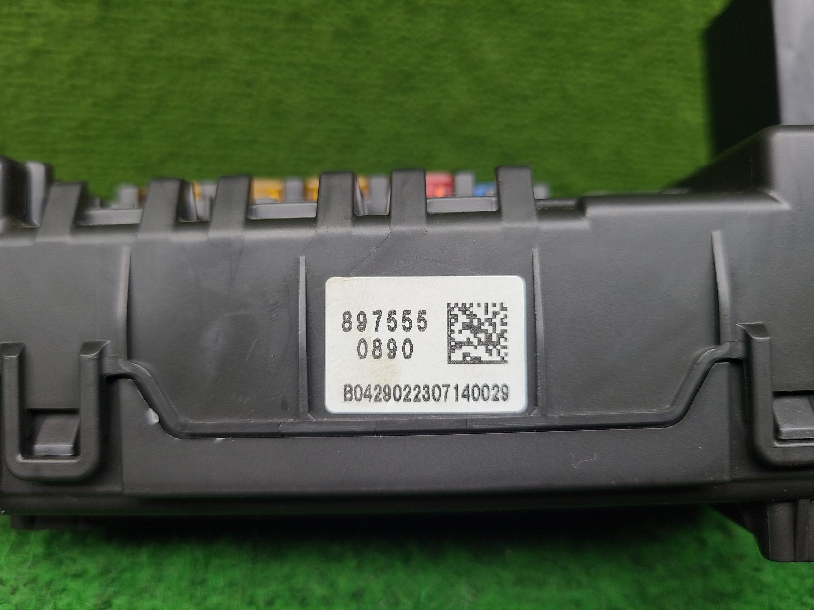 View Auto part Fuse Box Isuzu Dmax 2023