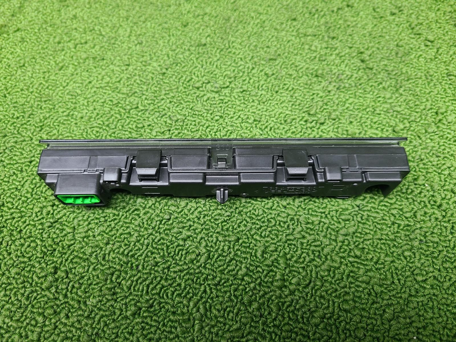 View Auto part Instrument Cluster Isuzu Dmax 2023