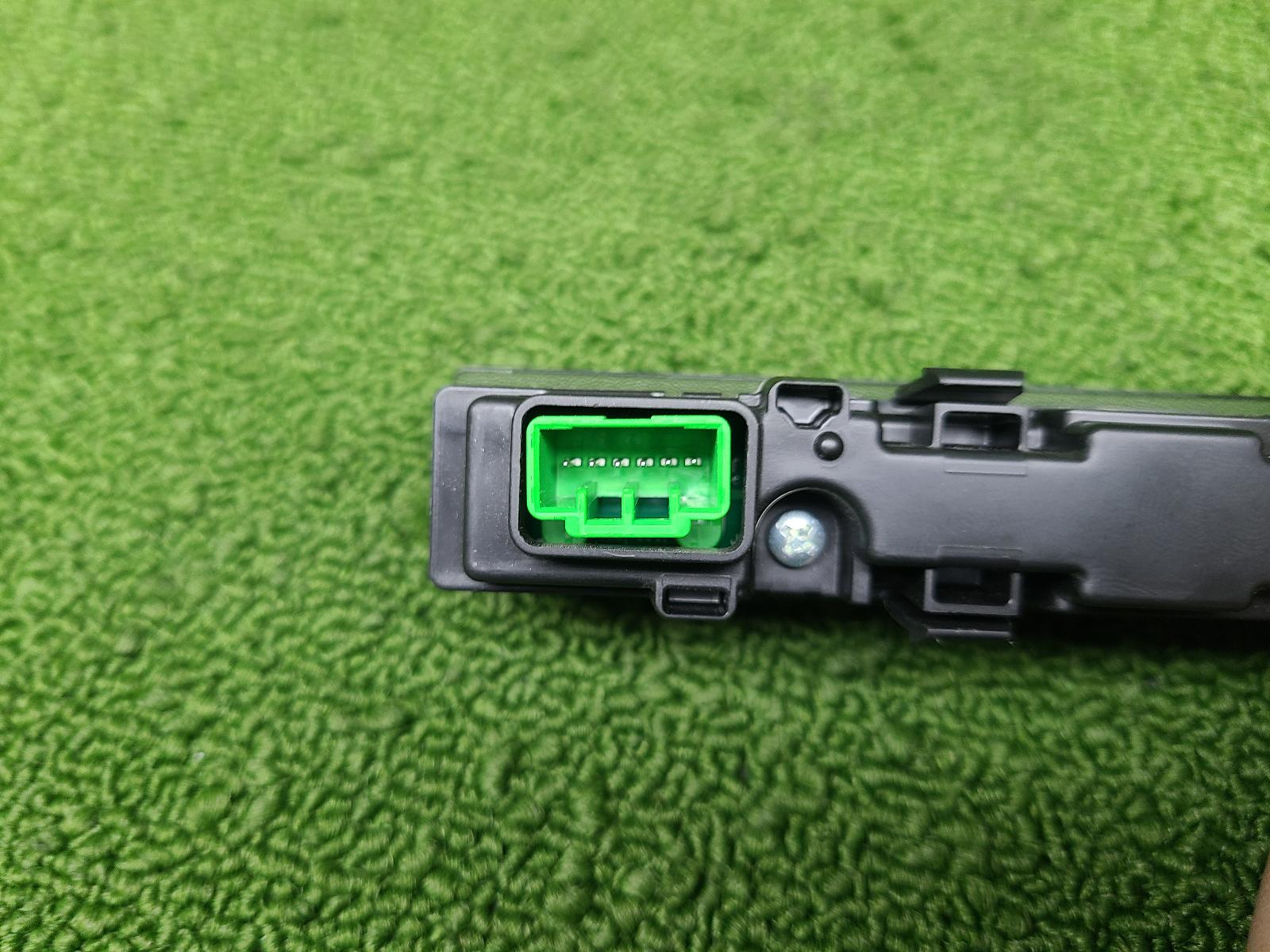 View Auto part Instrument Cluster Isuzu Dmax 2023