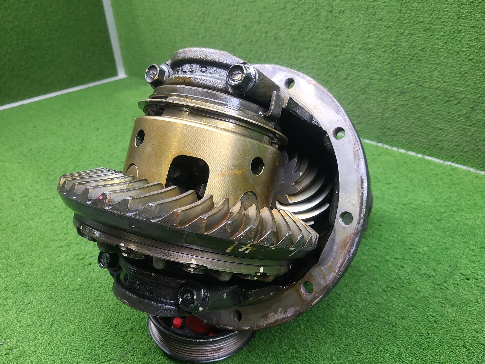 2018 Toyota Hilux Differential Centre View Auto part Differential Centre Toyota Hilux 2018