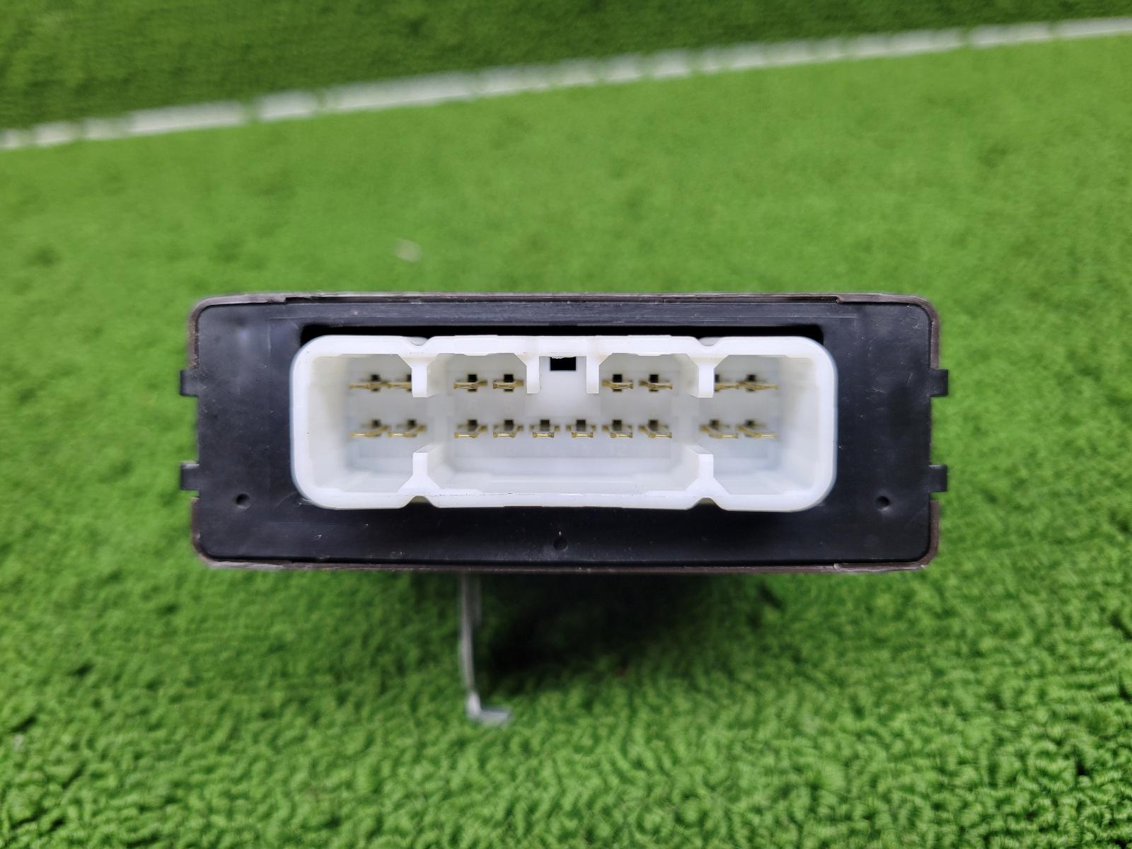 View Auto part Misc Switch/Relay Toyota Prado 1998