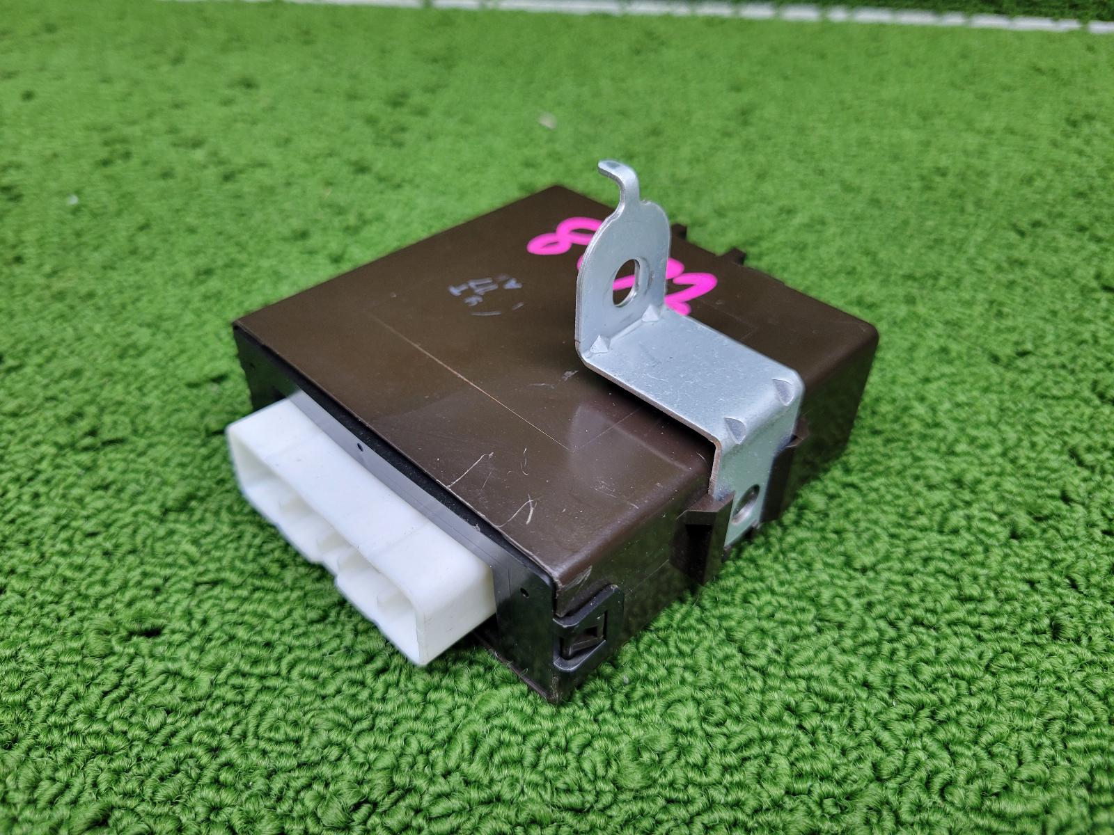 View Auto part Misc Switch/Relay Toyota Prado 1998