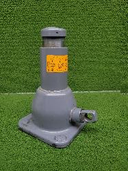 View Auto part Jack Nissan Patrol 2015
