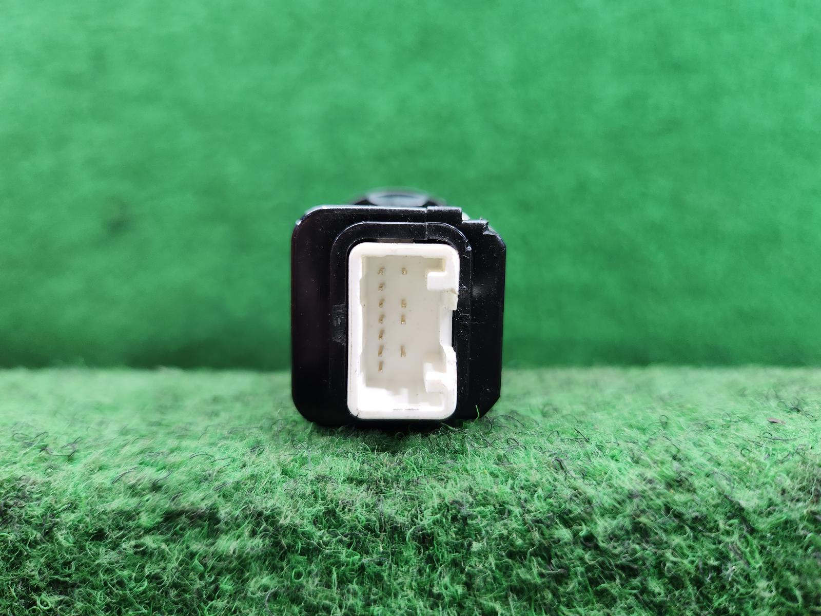 2022 Isuzu Dmax Misc Switch/Relay View Auto part Misc Switch/Relay Isuzu Dmax 2022