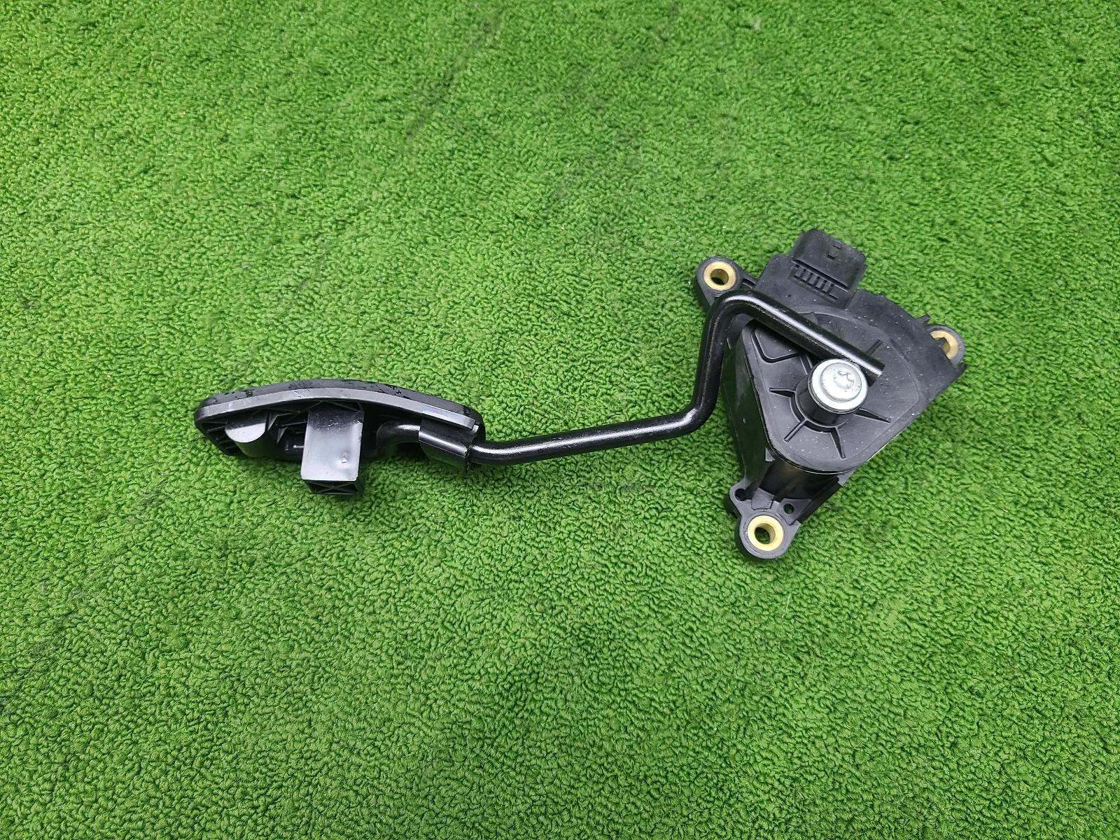 2011 Nissan Patrol Pedal Assembly View Auto part Pedal Assembly Nissan Patrol 2011