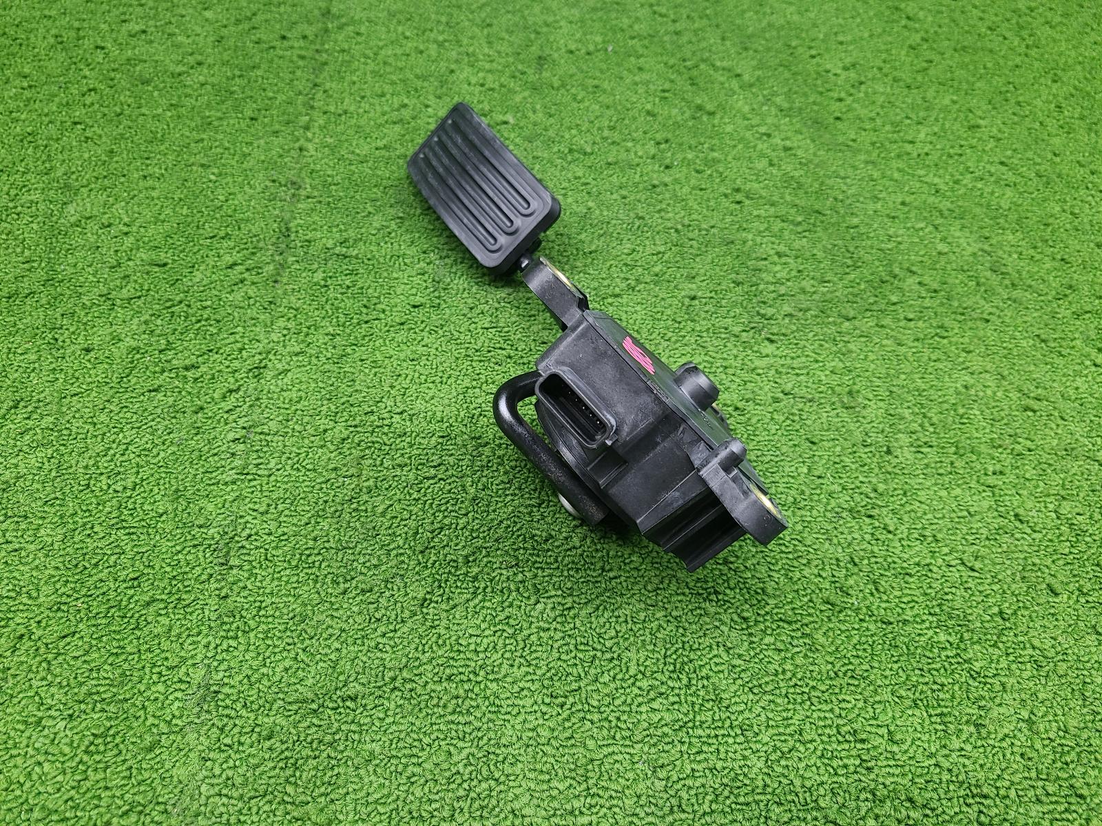 2011 Nissan Patrol Pedal Assembly View Auto part Pedal Assembly Nissan Patrol 2011