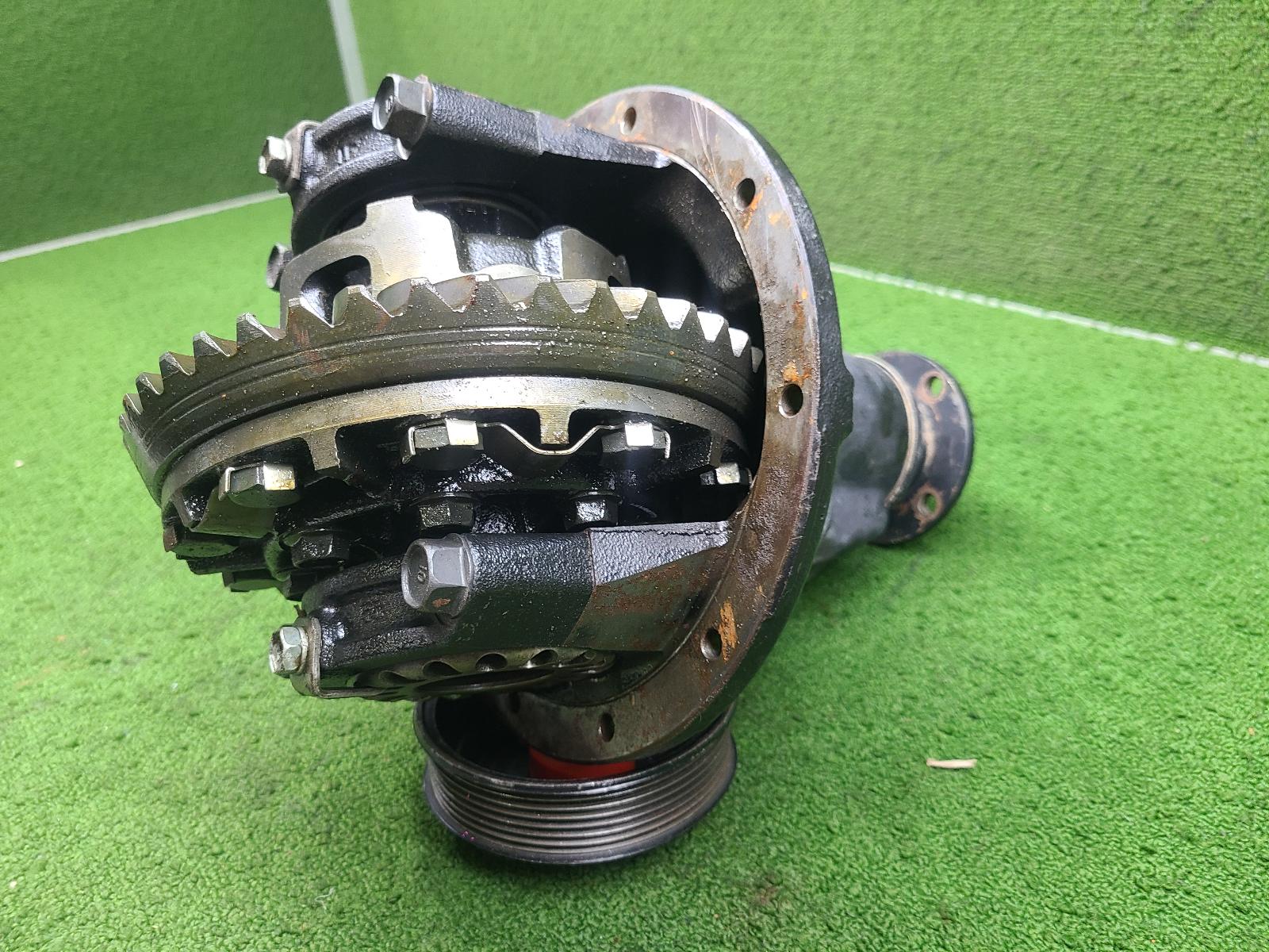 2017 Toyota Landcruiser Differential Centre View Auto part Differential Centre Toyota Landcruiser 2017