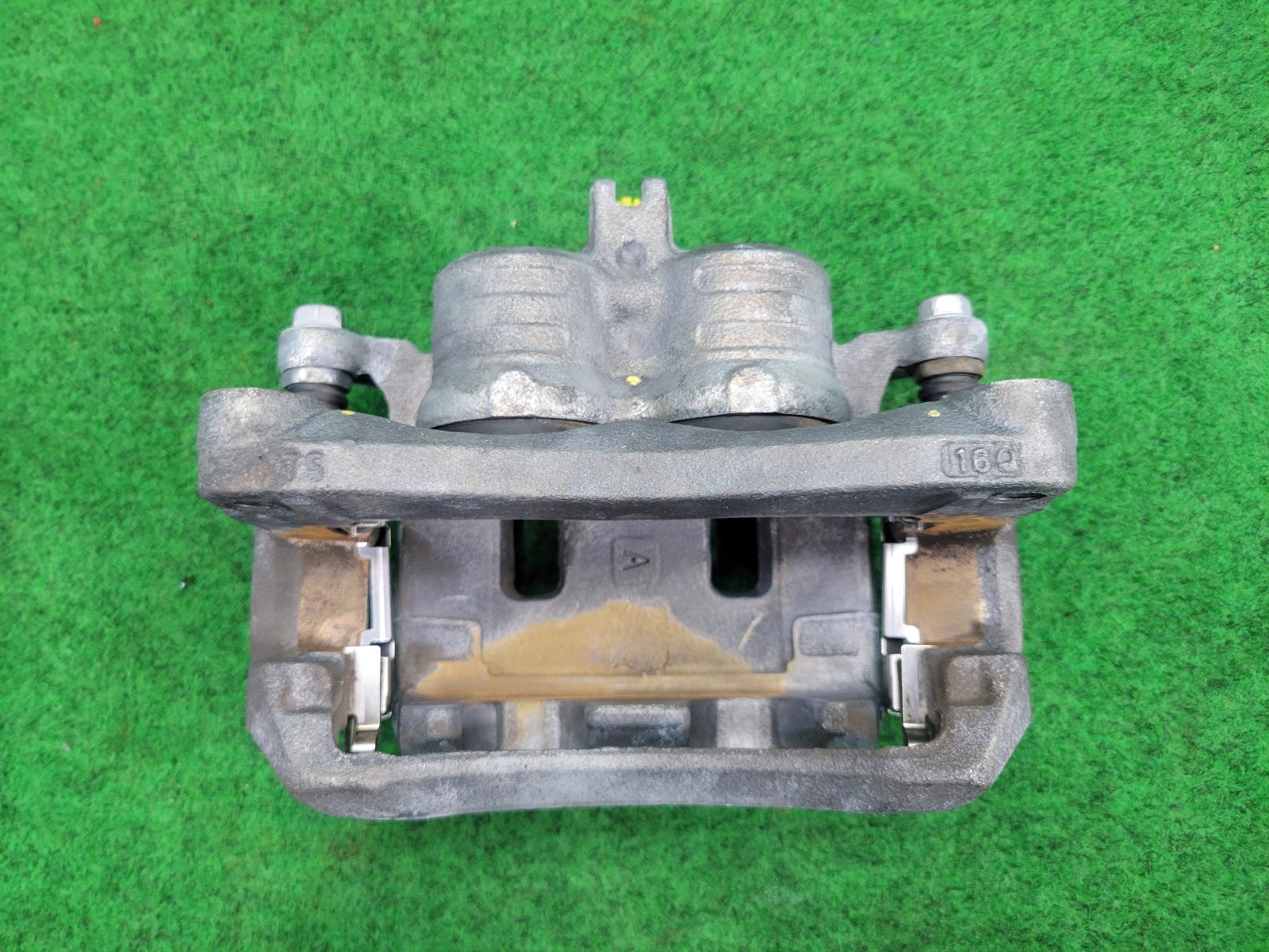 View Auto part Caliper Nissan Navara 2021