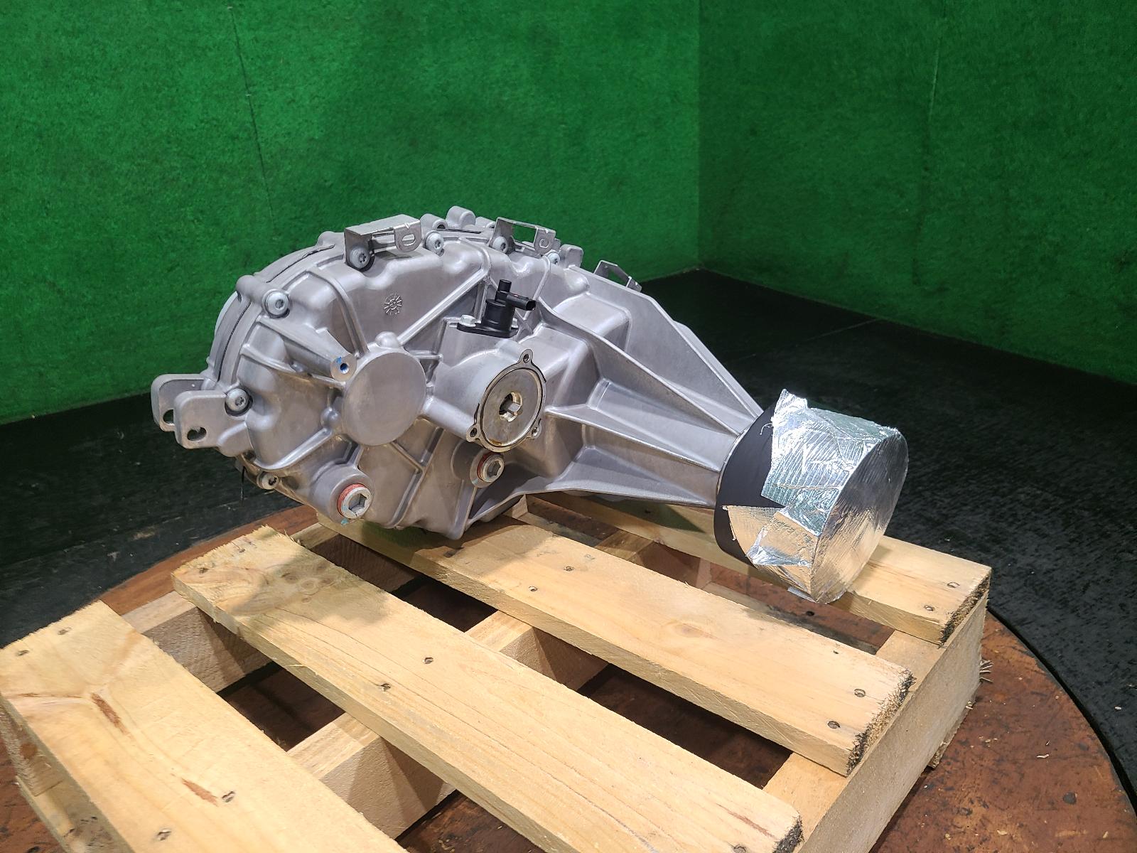 View Auto part Transfer Case Nissan Navara 2021