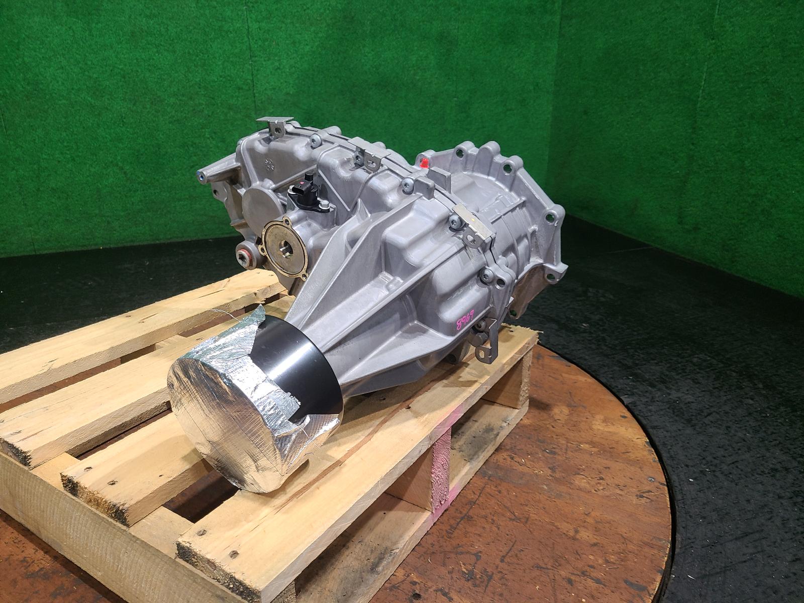 View Auto part Transfer Case Nissan Navara 2021