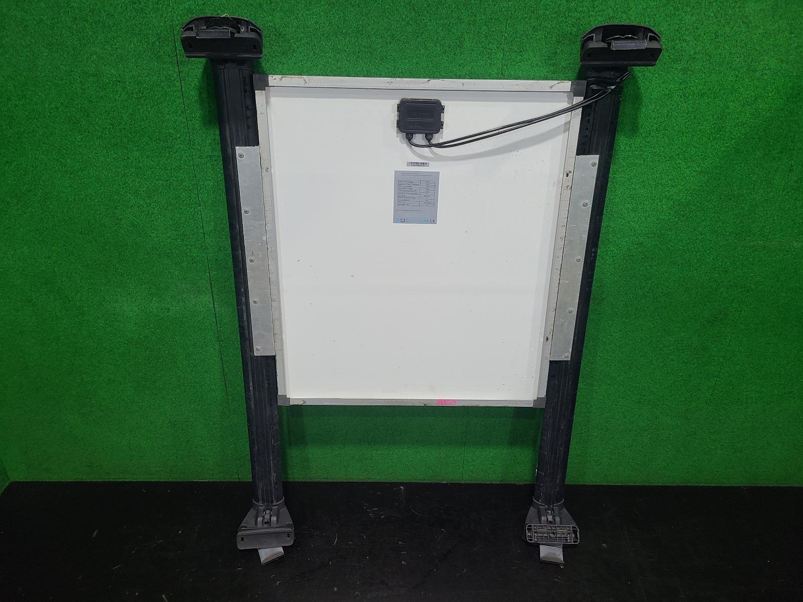 View Auto part Roof Rack/Bars Nissan Navara 2021