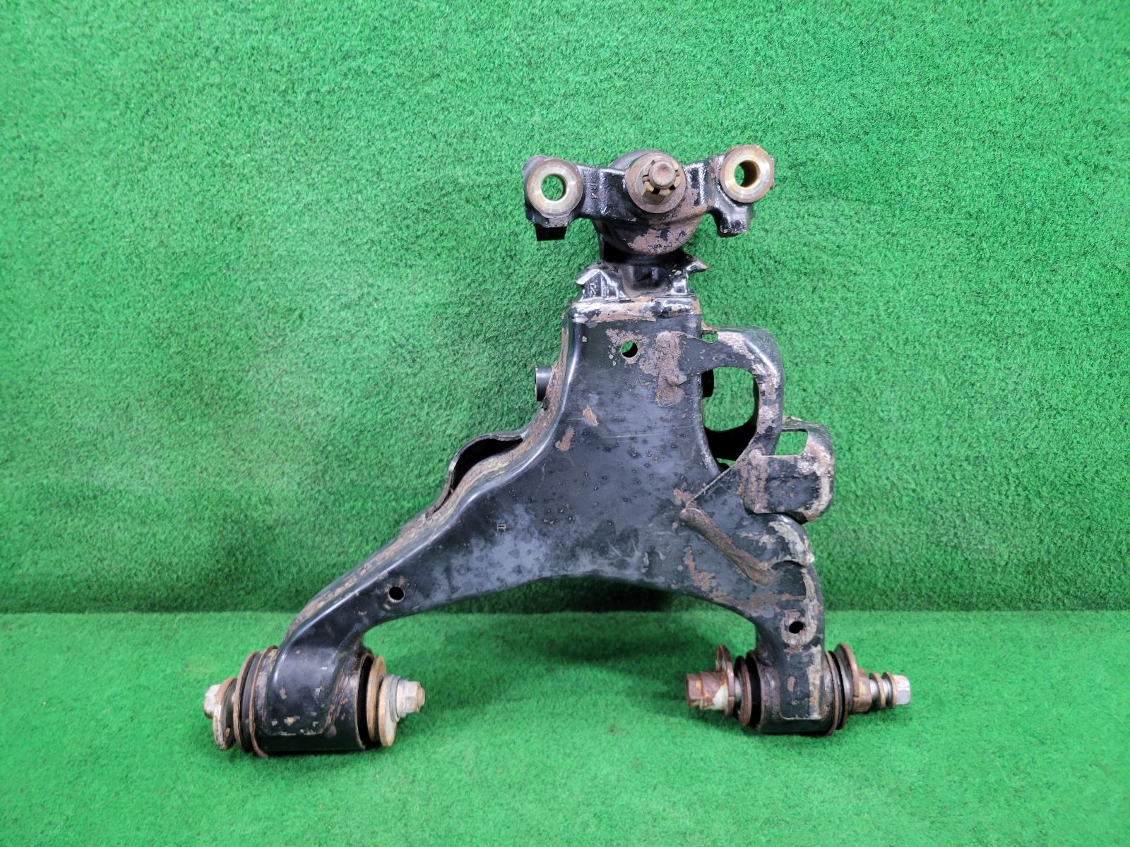 View Auto part Right Front Lower Control Arm Toyota Landcruiser 2007