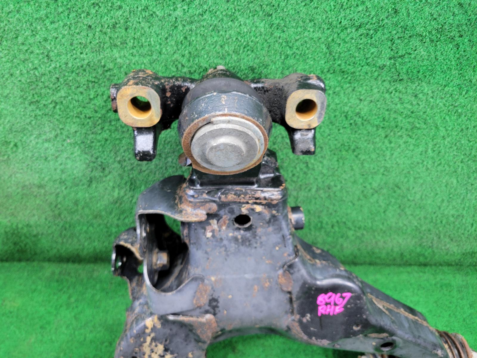 View Auto part Right Front Lower Control Arm Toyota Landcruiser 2007
