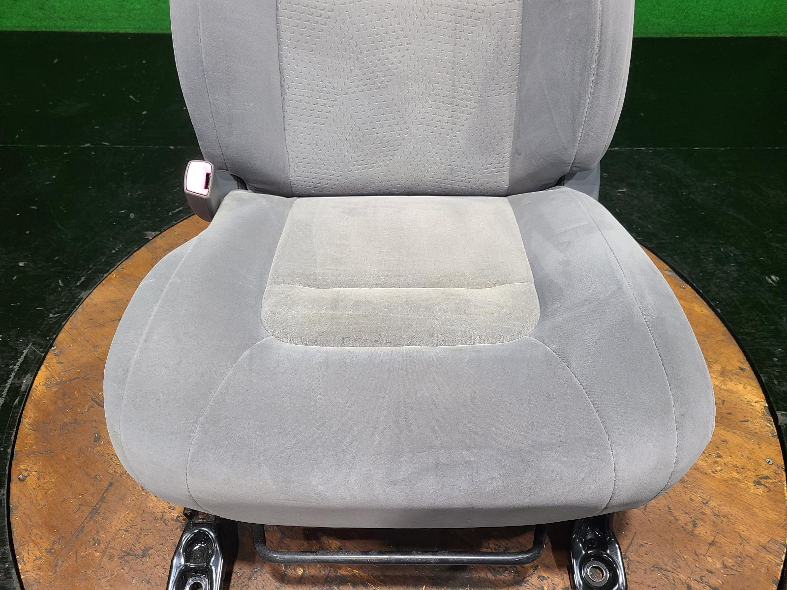 View Auto part Front Seat Toyota Landcruiser 2007