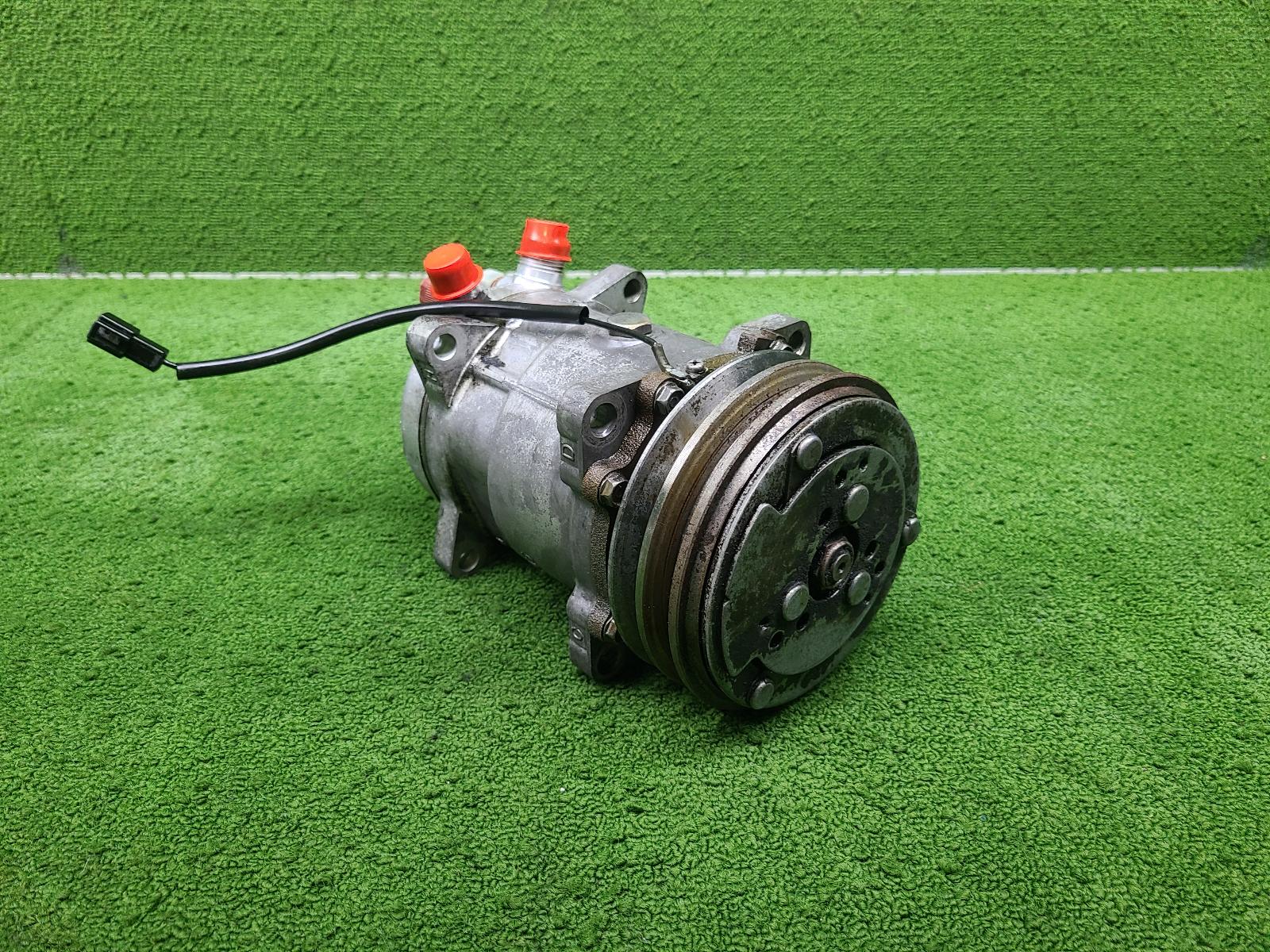 1995 Nissan Patrol A/C Compressor View Auto part A/C Compressor Nissan Patrol 1995