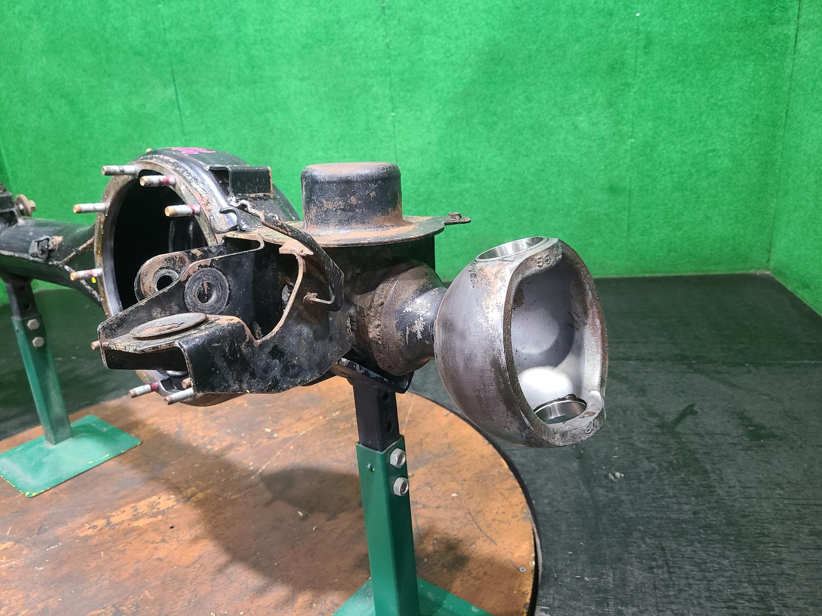View Auto part Front Diff Housing Nissan Patrol 2000