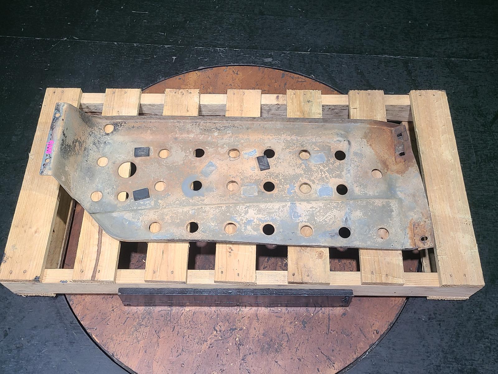 View Auto part Fuel Tank Nissan Patrol 2000