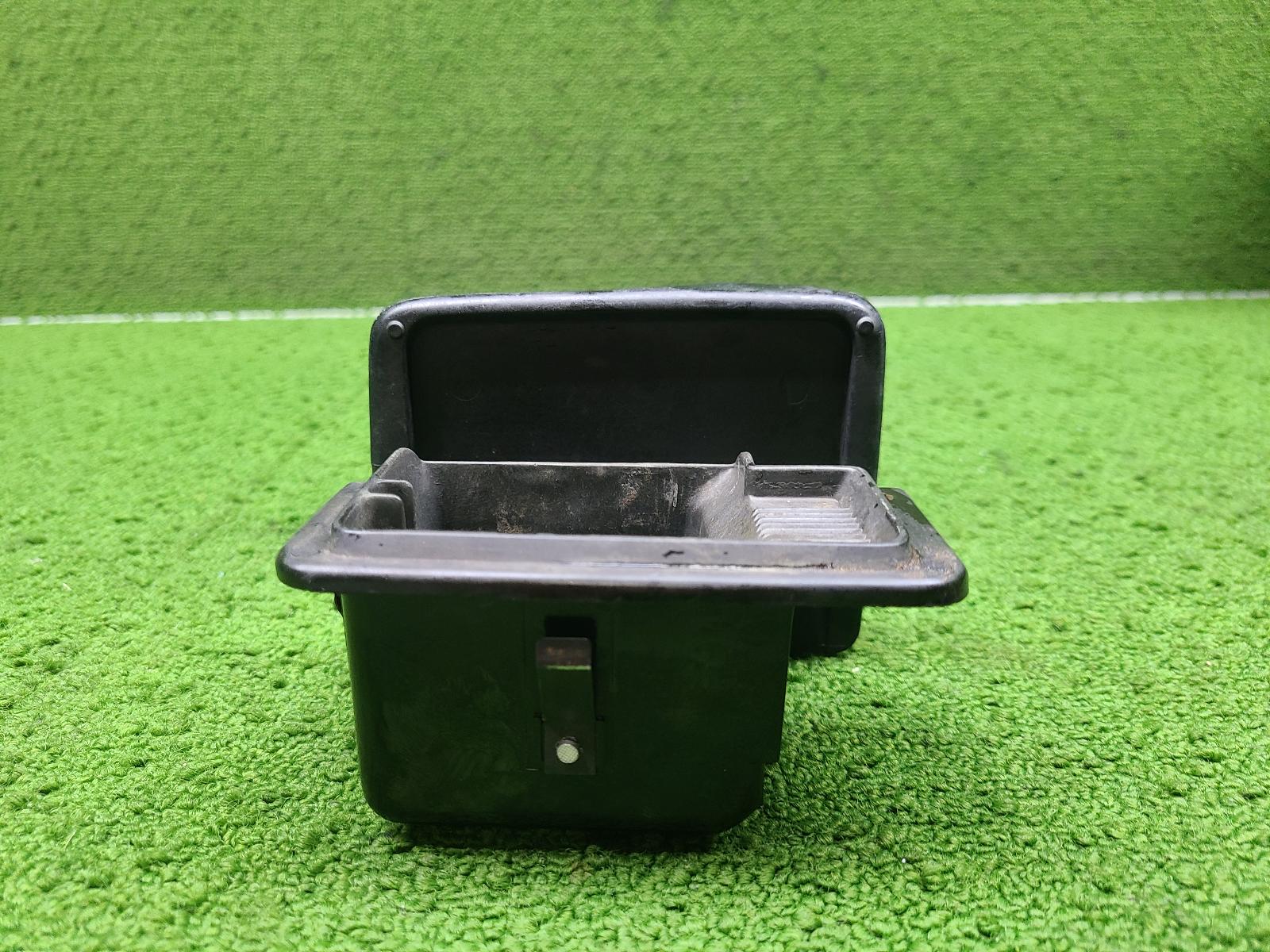 View Auto part Ashtray Nissan Patrol 2012