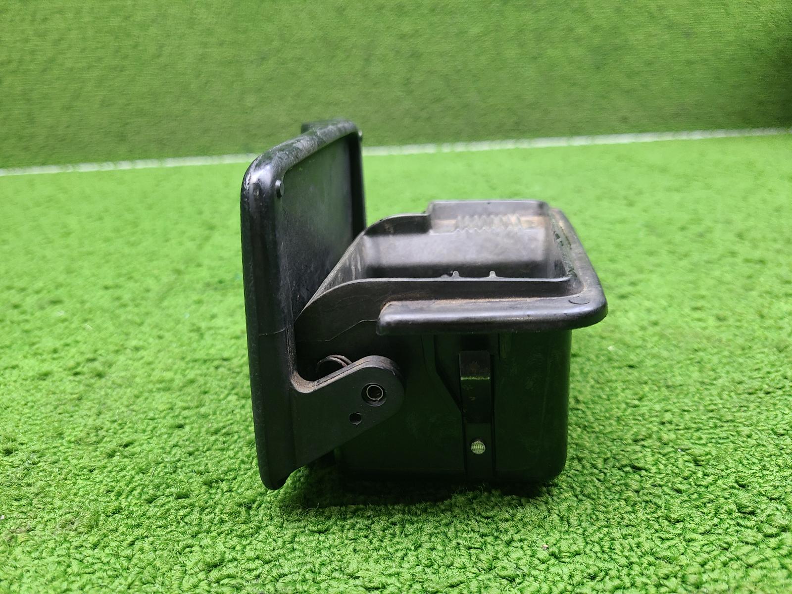 View Auto part Ashtray Nissan Patrol 2012