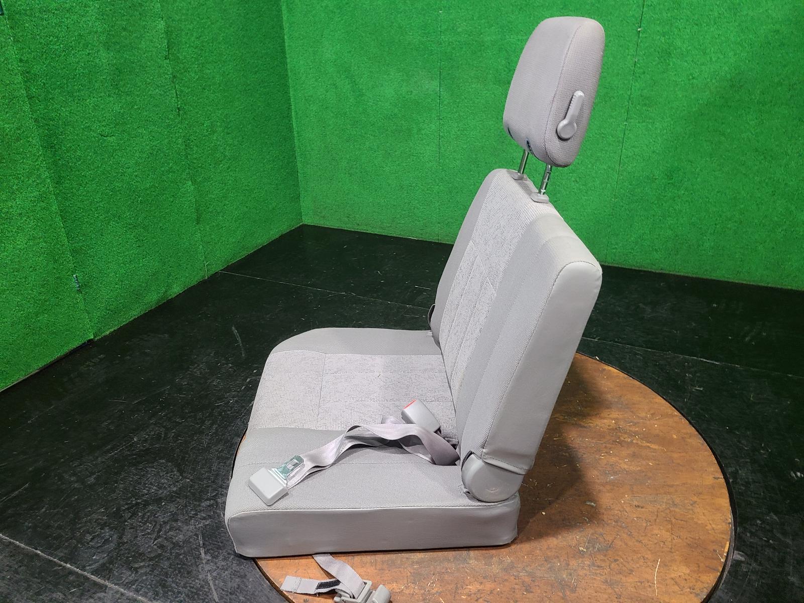 View Auto part 3rd Seat Toyota Landcruiser 2003