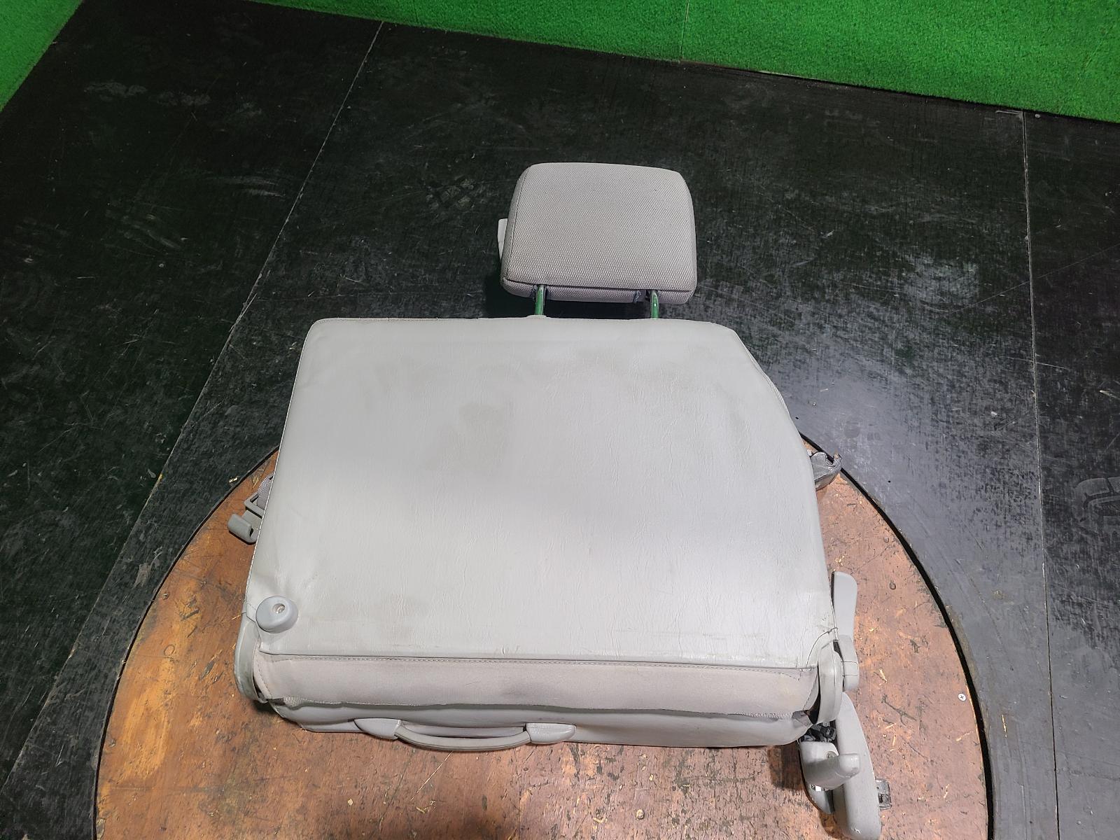 View Auto part 3rd Seat Toyota Landcruiser 2003