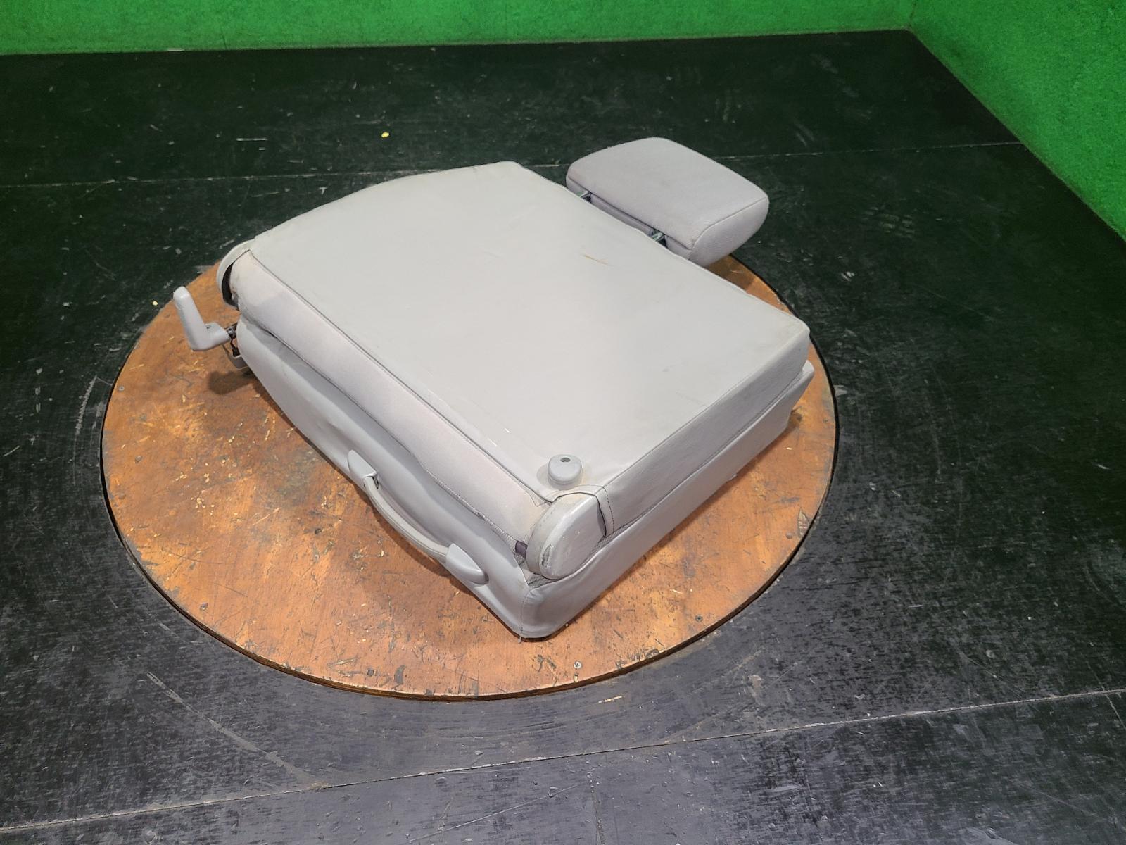View Auto part 3rd Seat Toyota Landcruiser 2003