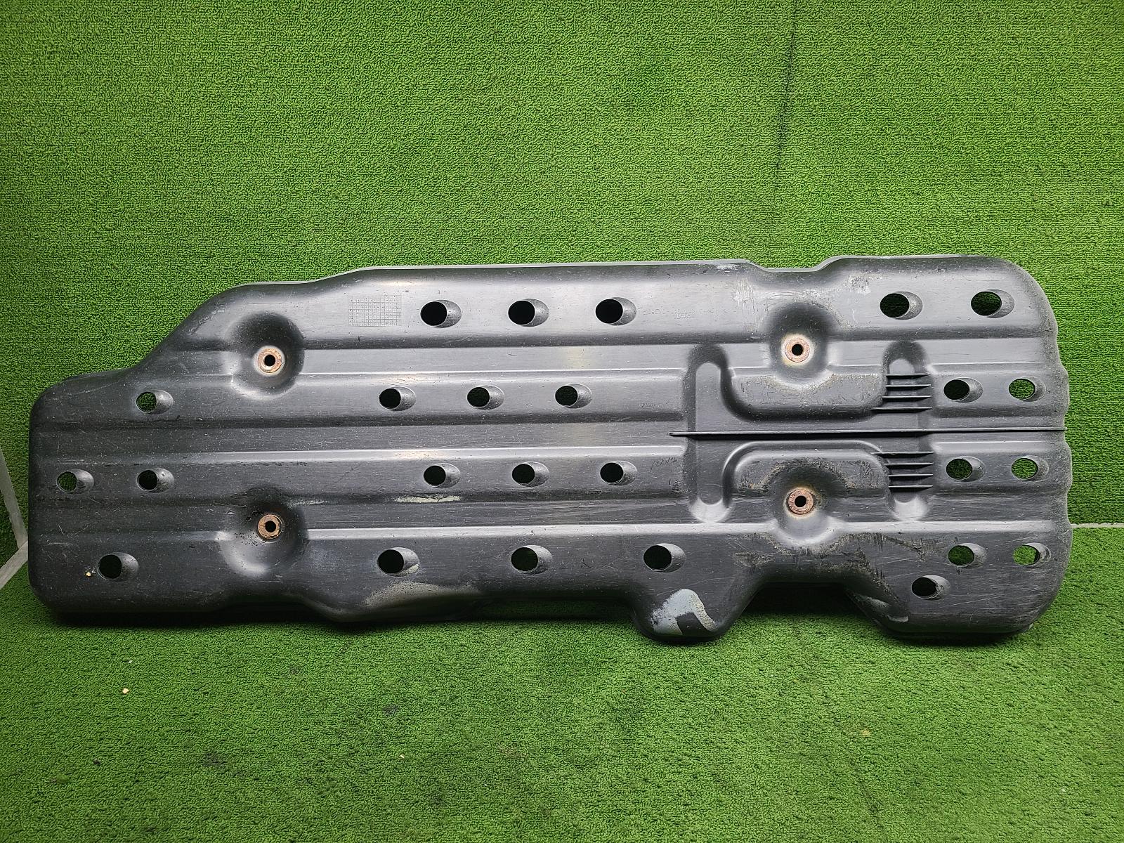 View Auto part Fuel Tank Toyota Hilux 2015