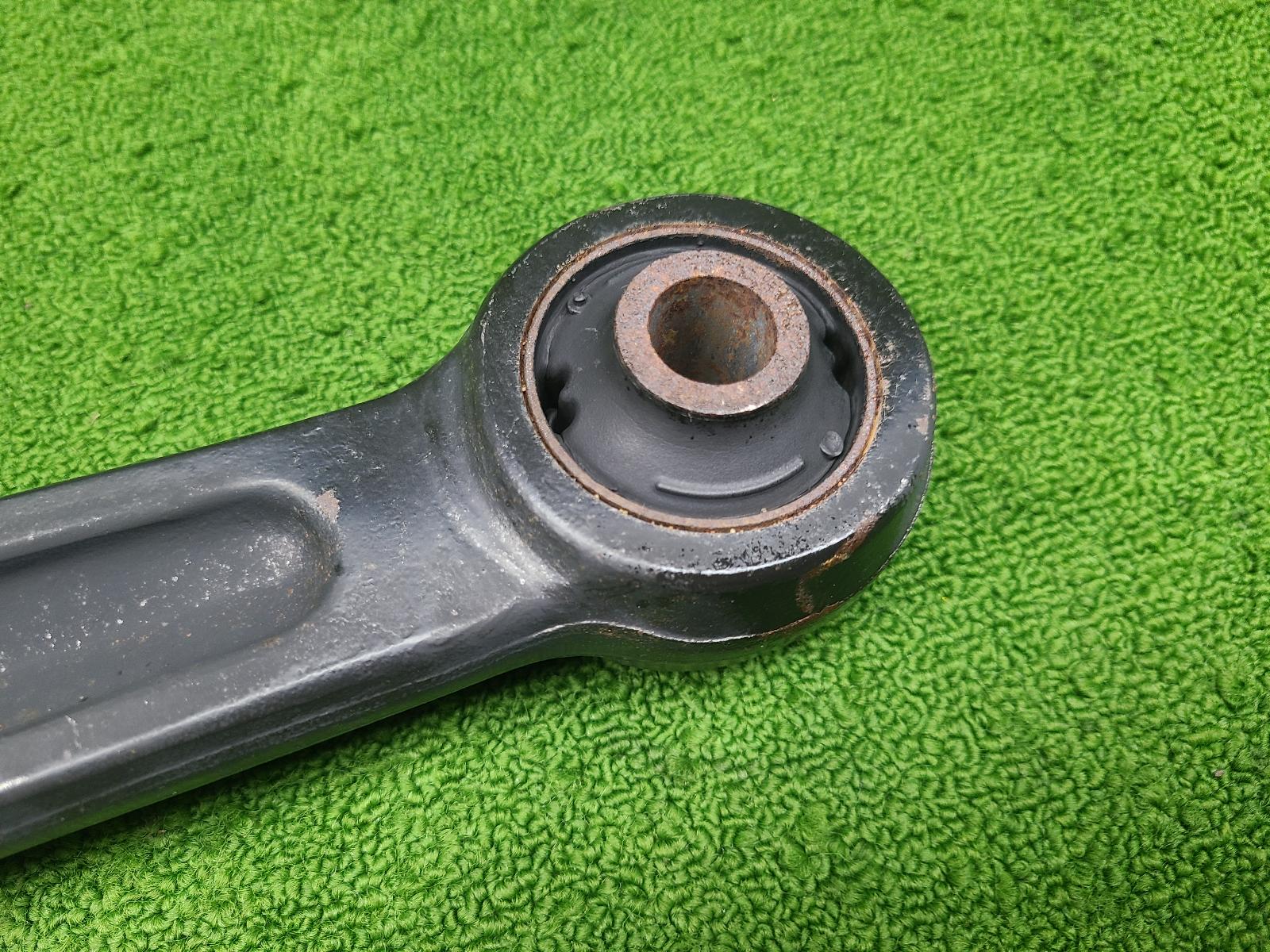 View Auto part Left Front Lower Control Arm Toyota Landcruiser 2018