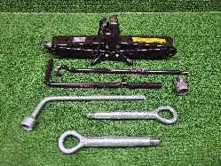 View Auto part Jack/Tool Kit Toyota Kluger 2010