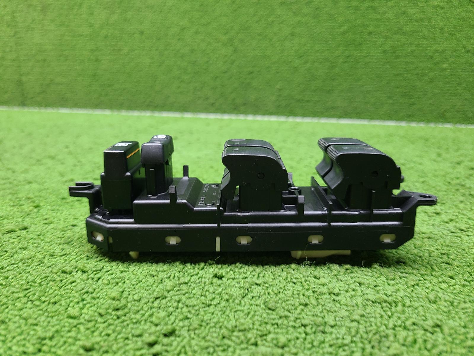 View Auto part Pwr Dr Wind Switch Toyota Prado 2012