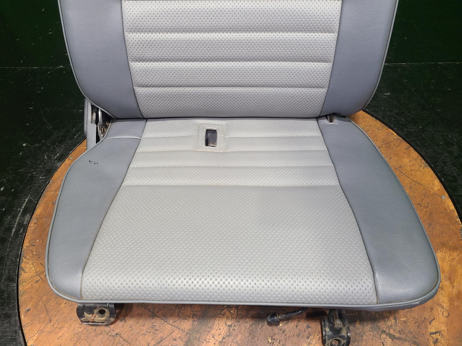 2007 Toyota Landcruiser Front Seat View Auto part Front Seat Toyota Landcruiser 2007