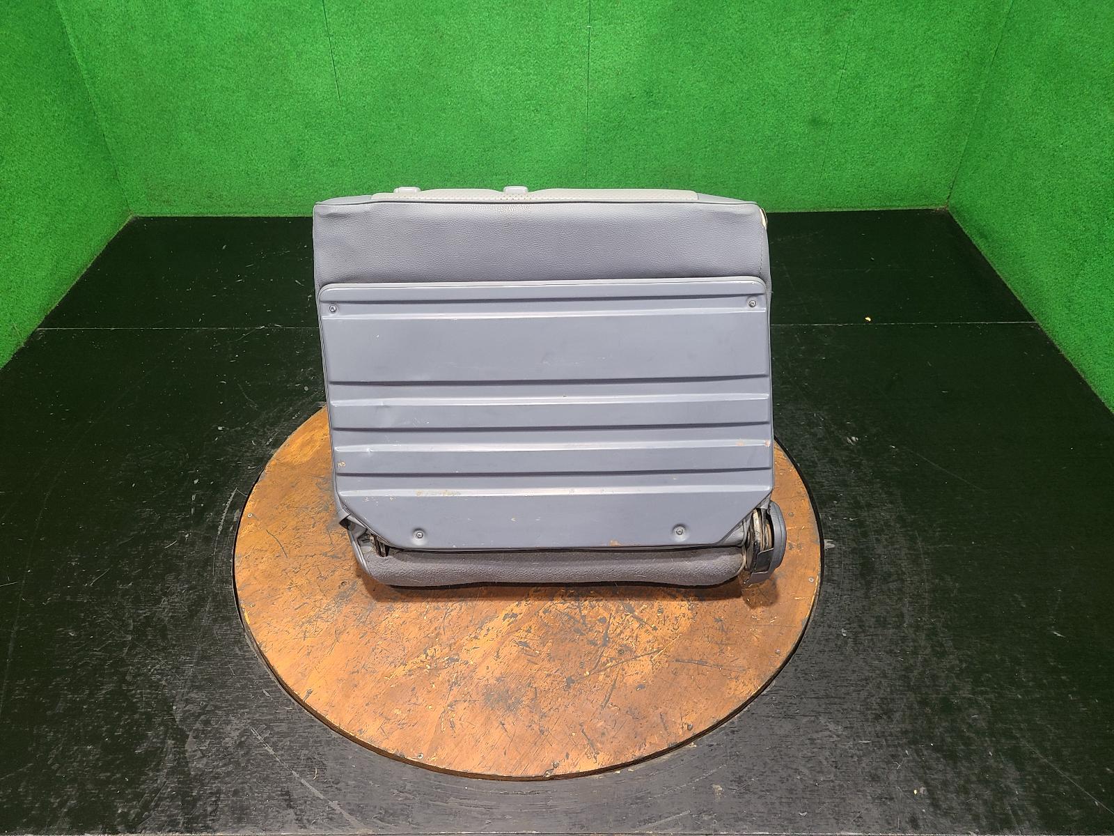 2007 Toyota Landcruiser Front Seat View Auto part Front Seat Toyota Landcruiser 2007