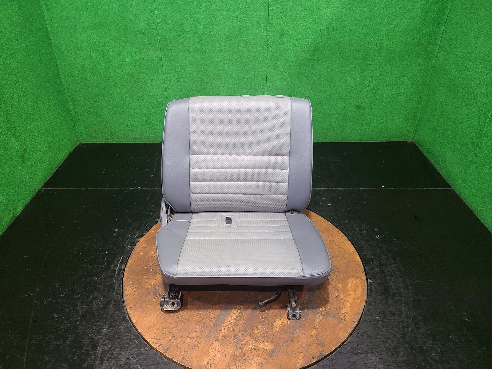 2007 Toyota Landcruiser Front Seat View Auto part Front Seat Toyota Landcruiser 2007