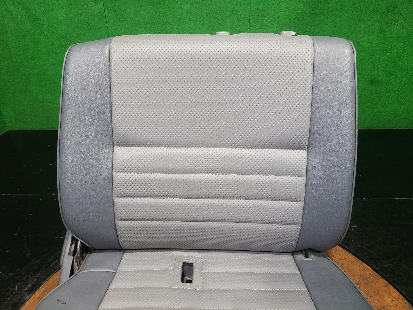 2007 Toyota Landcruiser Front Seat View Auto part Front Seat Toyota Landcruiser 2007