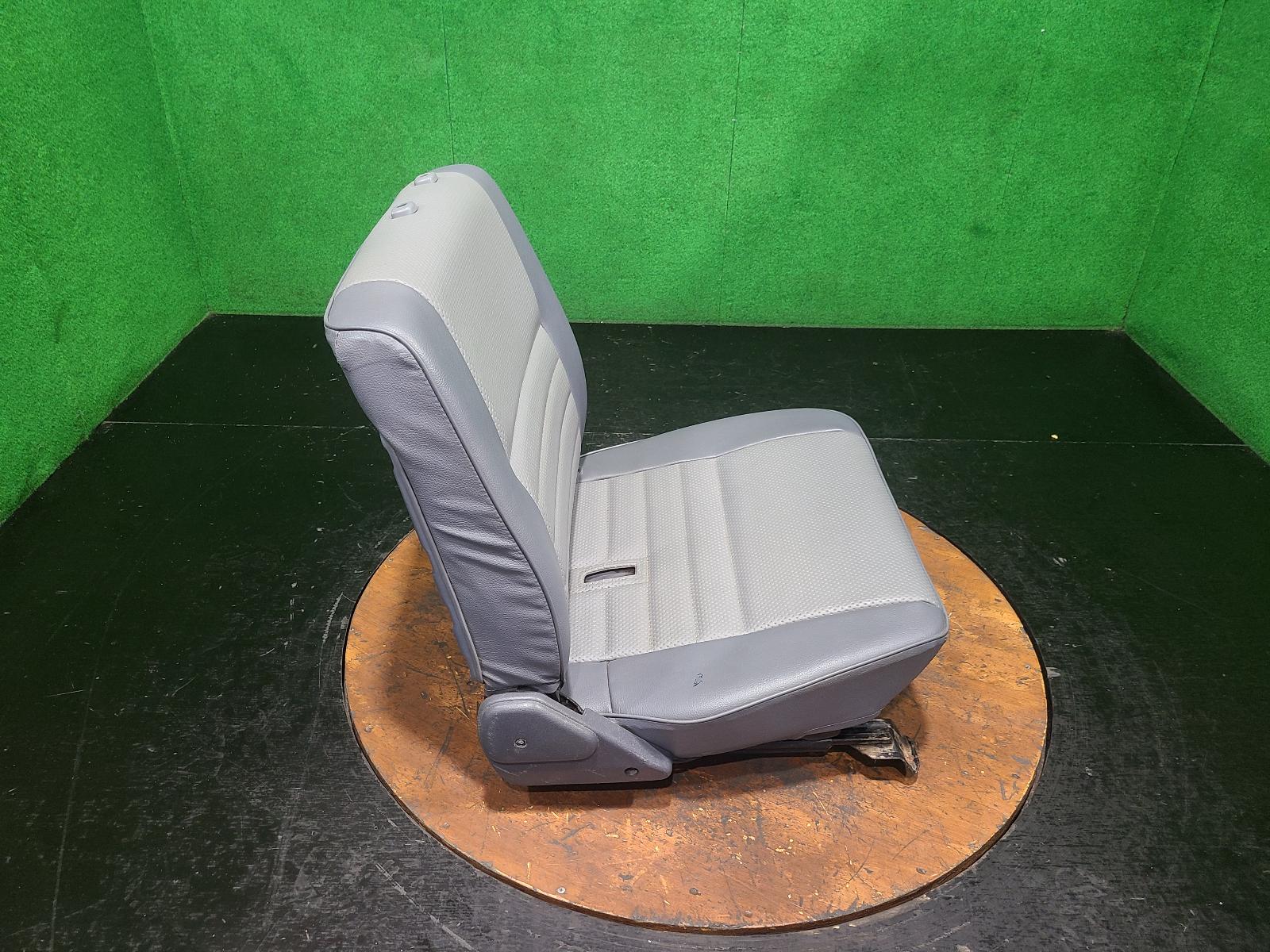 2007 Toyota Landcruiser Front Seat View Auto part Front Seat Toyota Landcruiser 2007