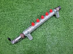 View Auto part Injection Rail Toyota Hilux 2013