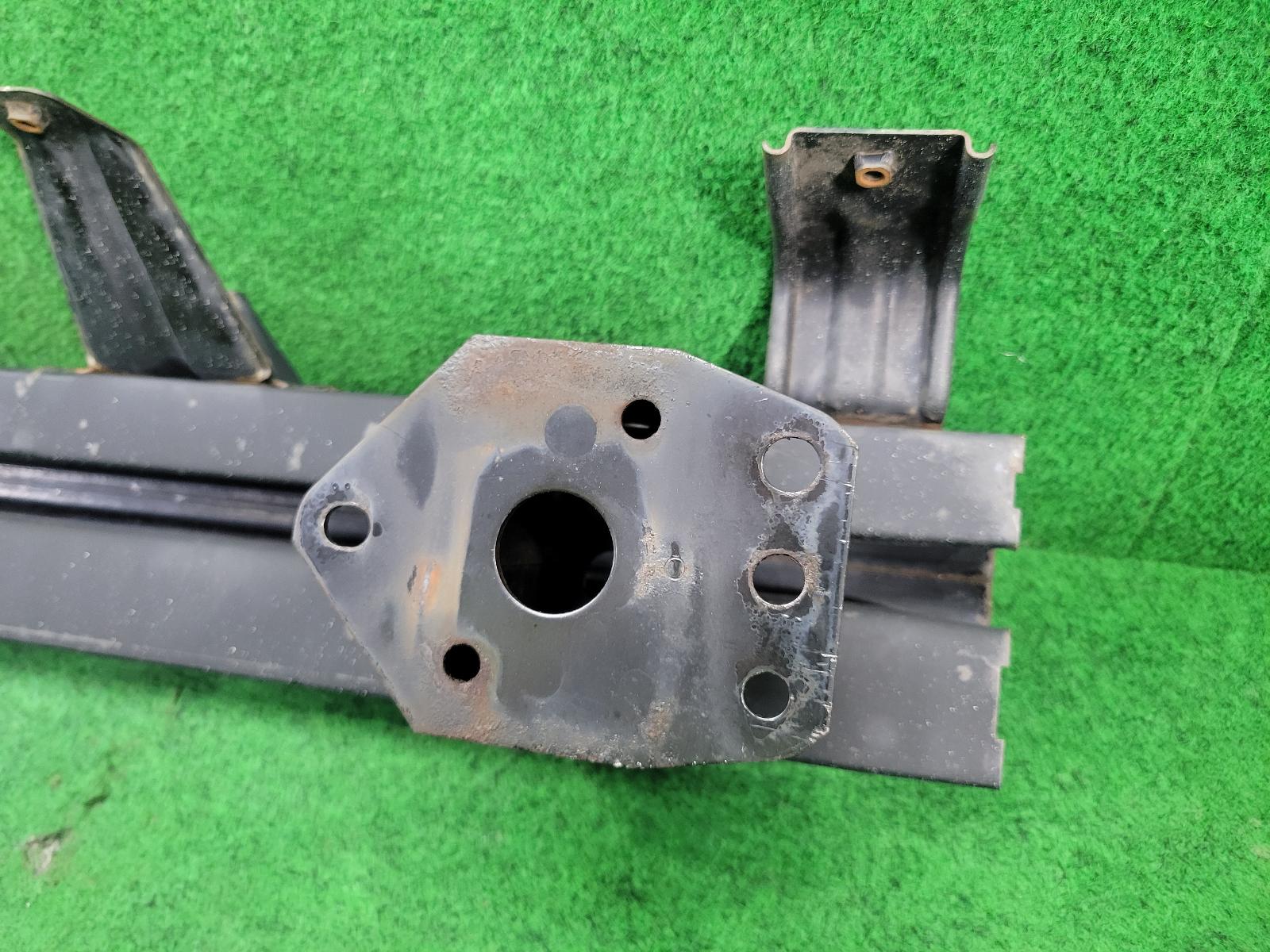 2004 Toyota Prado F/Bar Reinforc/Brack View Auto part F/Bar Reinforc/Brack Toyota Prado 2004