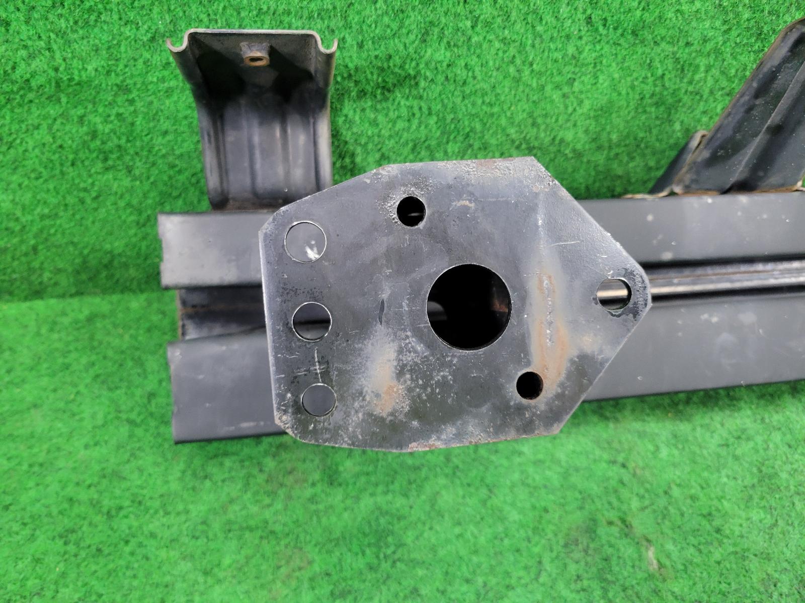 2004 Toyota Prado F/Bar Reinforc/Brack View Auto part F/Bar Reinforc/Brack Toyota Prado 2004