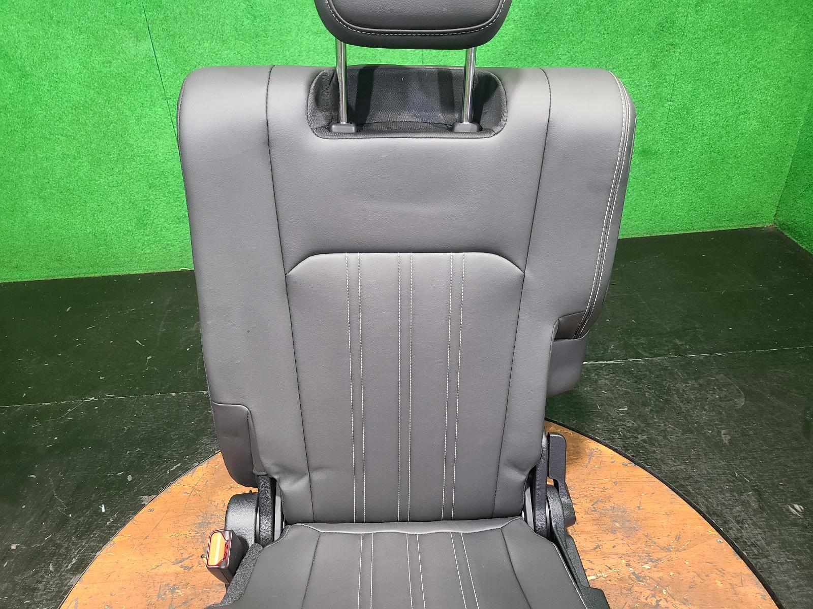 View Auto part 3rd Seat Isuzu Mu-x 2022