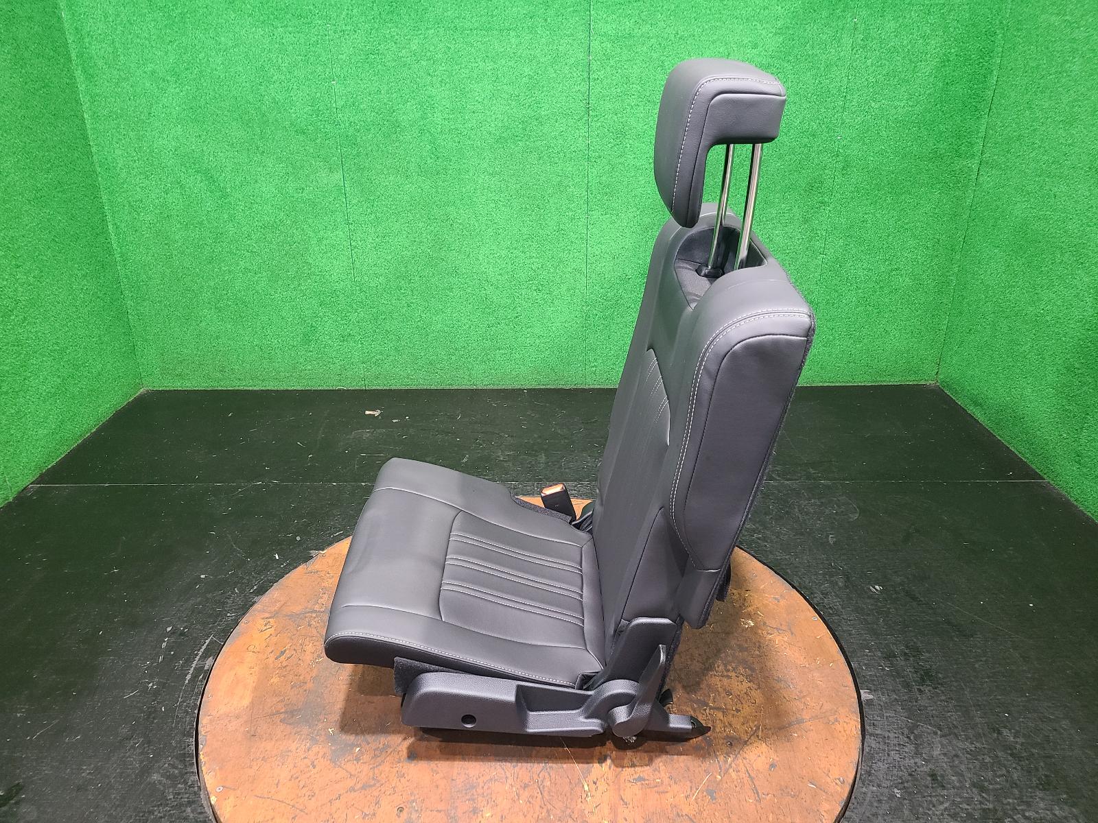 View Auto part 3rd Seat Isuzu Mu-x 2022