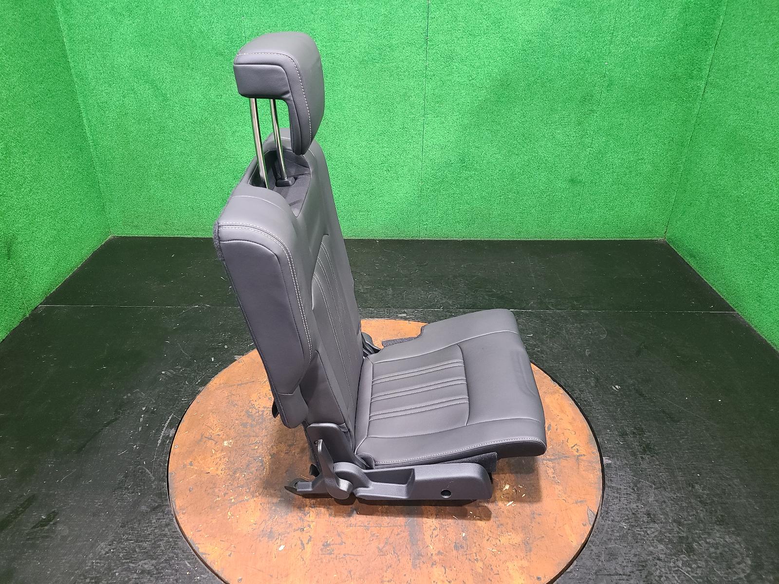View Auto part 3rd Seat Isuzu Mu-x 2022
