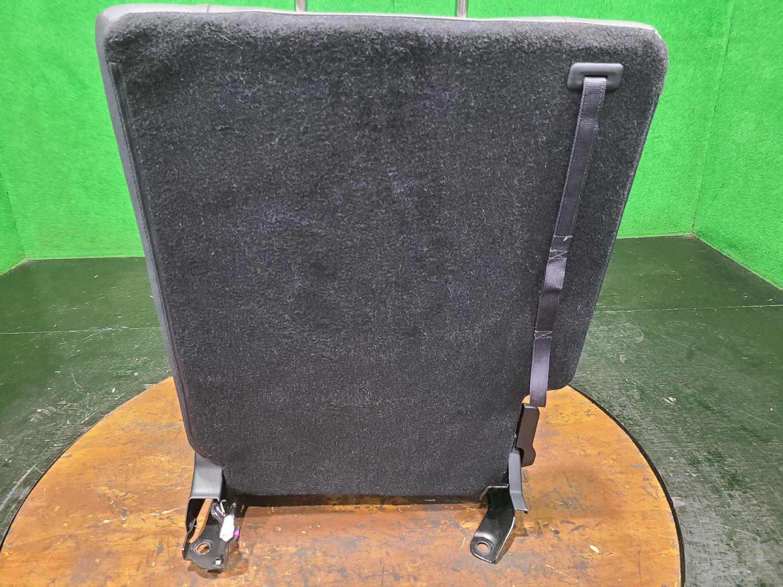 View Auto part 3rd Seat Isuzu Mu-x 2022