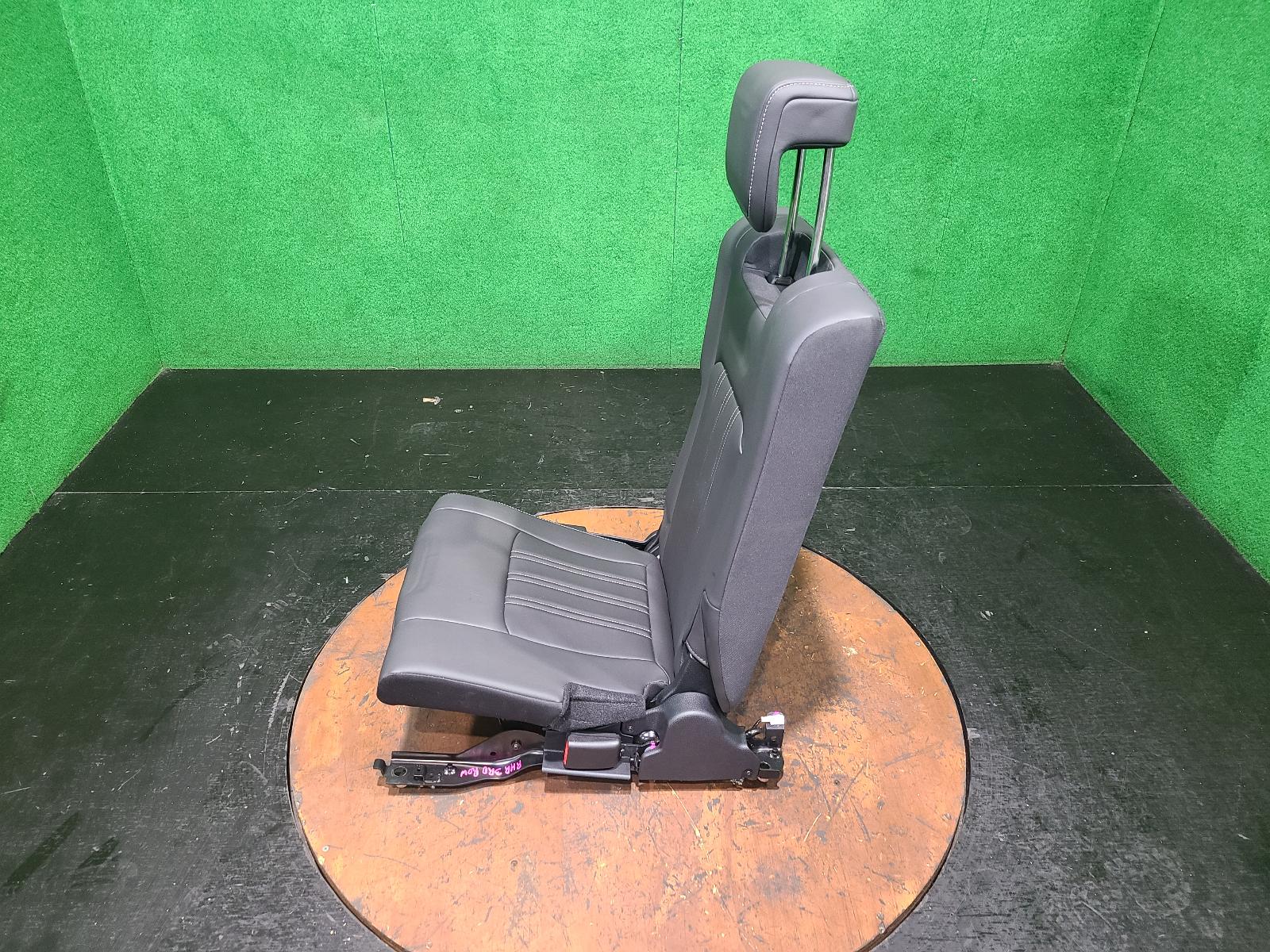 View Auto part 3rd Seat Isuzu Mu-x 2022