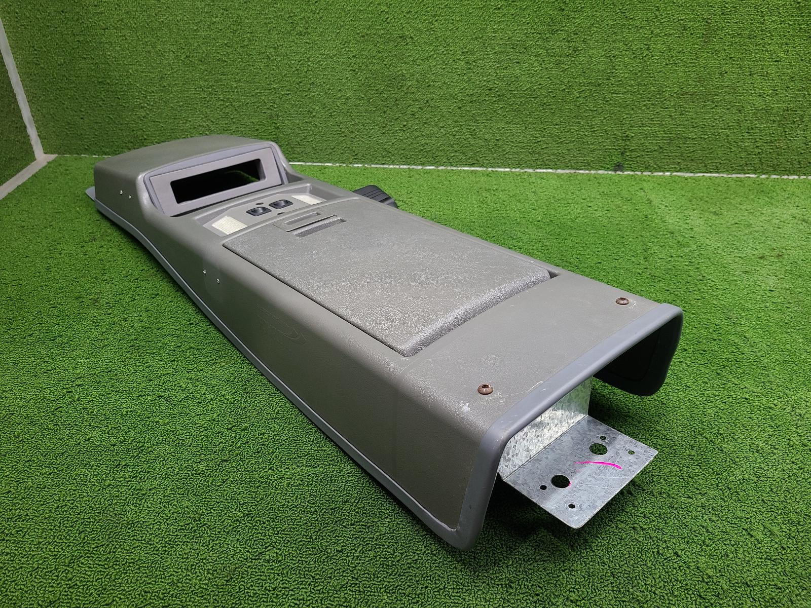 View Auto part Console Nissan Patrol 2000