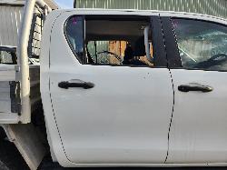 View Auto part Right Rear Door Sliding Toyota Hilux 2018